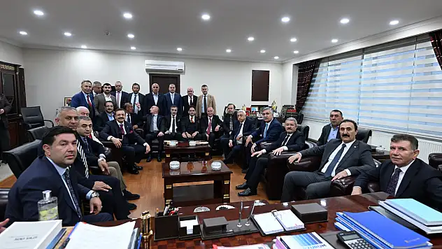 Kars Ticaret ve Sanayi Odası Yönetim Kurulu Başkanı Kadir Bozan,Palandöken Ekonomi Forumuna Katıldı