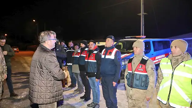 Kars Valisi Polat, görev başındaki personelin yeni yılını kutladı