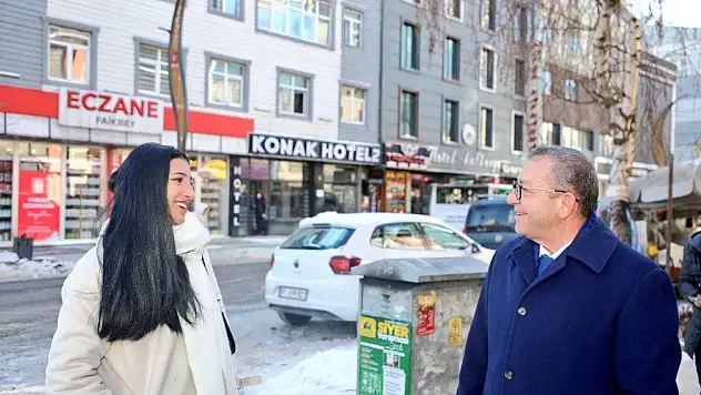 Kars Valisi Ziya Polat, Şehir Gezisi Sırasında Vatandaş ve Esnafla Buluştu