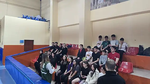 Kars Yeşilay'dan Bağımsızlık Yılı Kapsamında Farkındalık Etkinliği