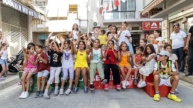Karşıyaka'da Yaz Havası Kendini Gösteriyor: Mahalle Olimpiyatları Finali Heyecanı Başlıyor!