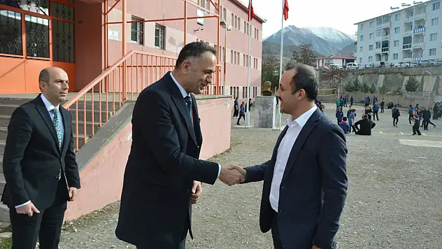 Kaymakam Ahmet Salih Poçanoğlu'ndan Ziya Paşa Ortaokulu'na Ziyaret