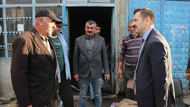 Kaymakam Coşkun Tutak esnafıyla bir araya geldi