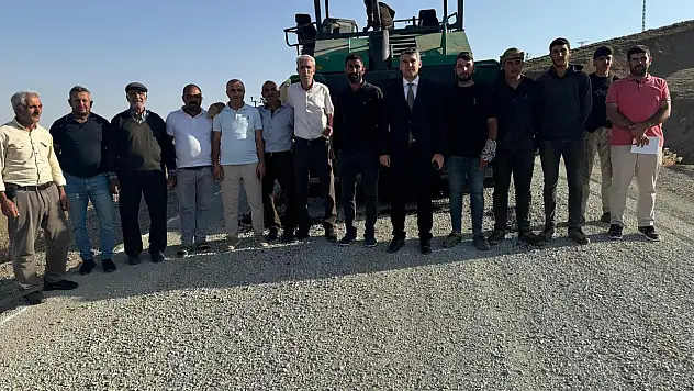 Kaymakam Korkusuz, Batıbeyli köy yolundaki çalışmaları yerinde inceledi