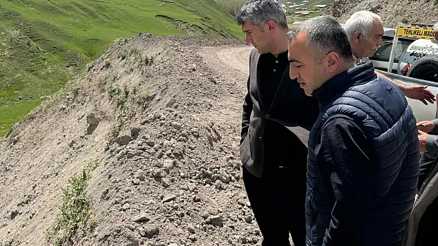 Kaymakam Korkusuz köy yollarındaki çalışmaları yerinde inceledi