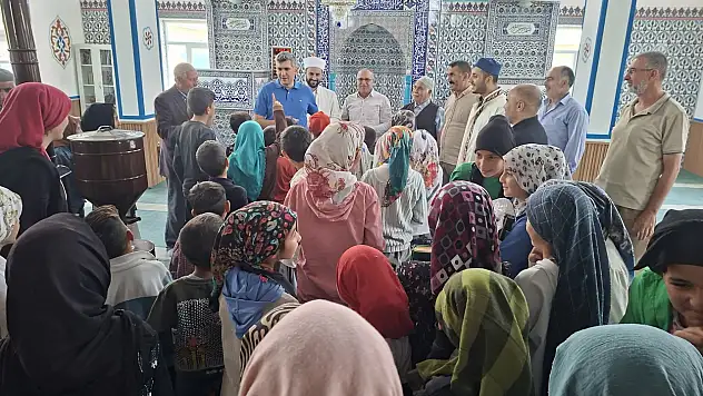 Kaymakam Korkusuz vatandaşlarla ve Kur'an kursu öğrencileriyle buluştu