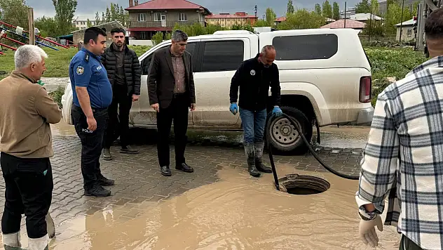 Kaymakam Korkusuz yağış sonrası mahallelerde incelemelerde bulundu