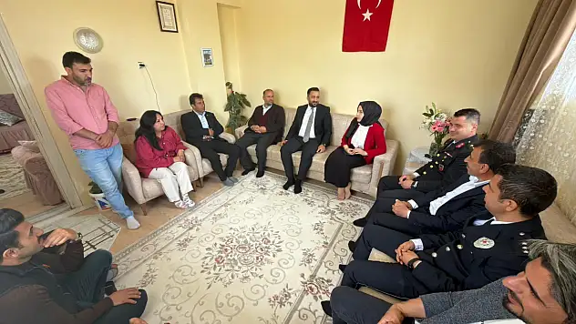 Kaymakam Kübra Baka Kılıç şehit ailesinin bayramını erkenden kutladı
