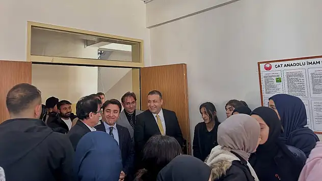Kaymakam Yağan'dan Çat Anadolu İmam Hatip Lisesi'ne Ziyaret