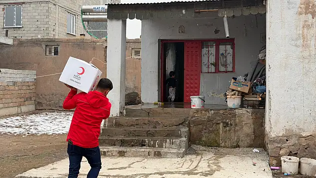 Kış aylarında zor durumdaki ailelere Kızılay yardımı