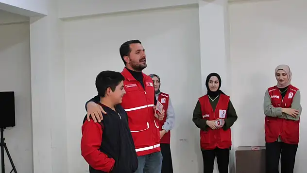 Kızılay Ağrı'dan öğrencilere hayati afet ve ilkyardım eğitimi