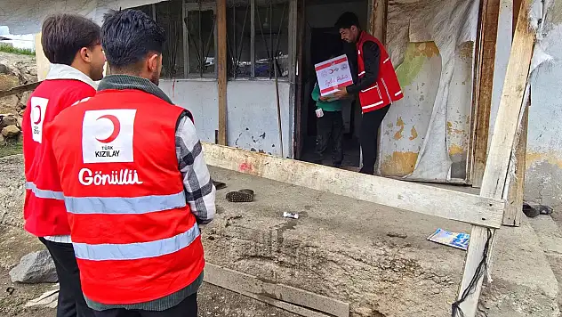 Kızılay Diyadin'de bayram öncesi gönülleri ısıttı