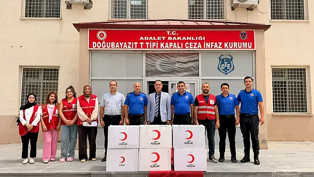 Kızılay Doğubayazıt'tan cezaevine giyim ve hijyen desteği