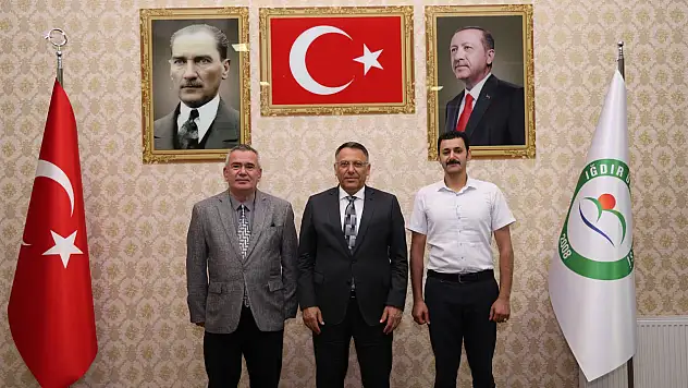 KOSGEP Müdürü Mehmet Ali Çom'dan Rektör Prof. Dr. Ekrem Gürel'e Hayırlı Olsun Ziyareti