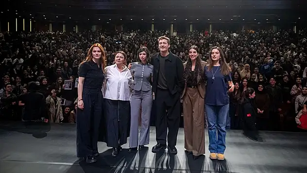 Külliye'de 'Taşacak Bu Deniz' rüzgarı