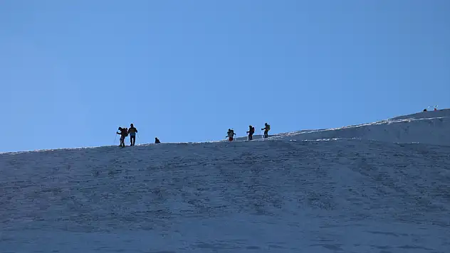 Küresel ısınma Ağrı Dağı'nı vurdu: Buzullar hızla eriyor!