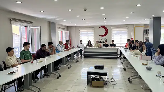 LGS ve YKS'de başarı gösteren Ağrılı öğrenciler ödüllendirildi