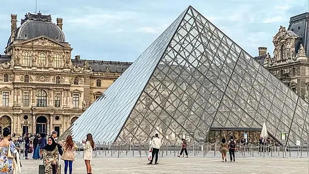 Louvre Müzesi soygunu olayı nedir, ne zaman, nasıl oldu?