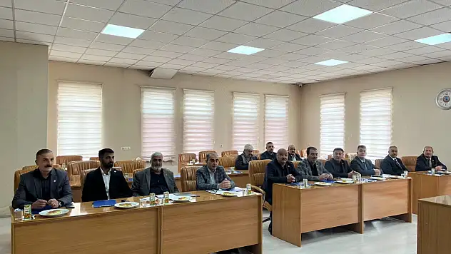 Ağrı Belediyesi muhtarlarla bir araya geldi