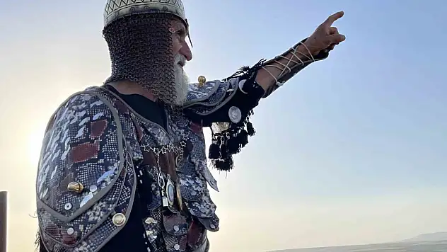 Malazgirt Kalesi'nde Tarihi Zafer: Savaş Kıyafetleriyle Yeniden Fethetti!