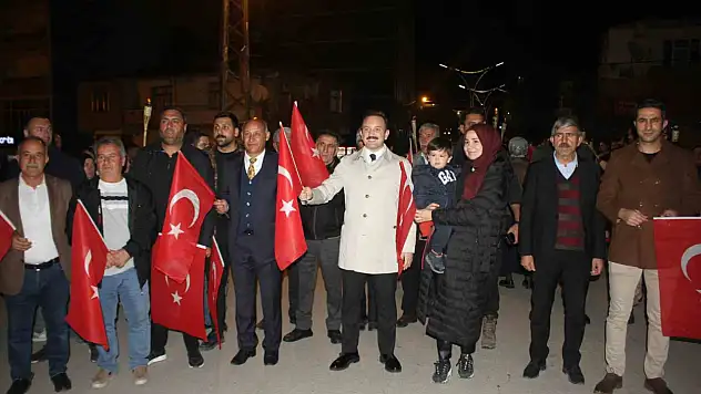 Malazgirt'te Cumhuriyet'in 102. Yılı Fener Alayı ile Coşkuyla Kutlandı