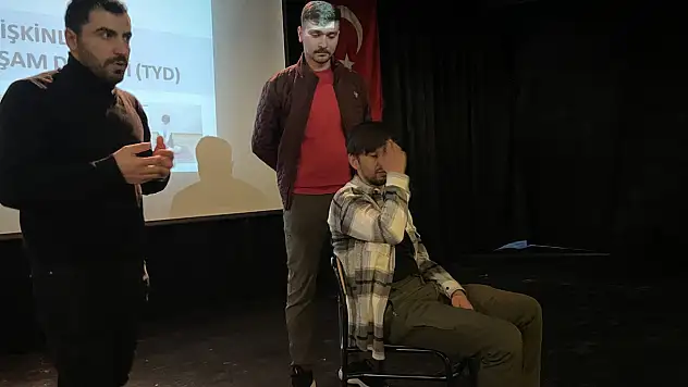 Malazgirt'te kamu personeline ilk yardım eğitimi verildi