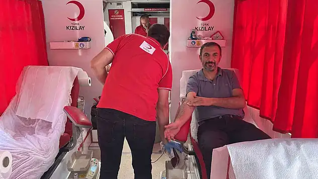 Malazgirt'te Kızılay'a destek: Vatandaşlar kan bağışında bulundu