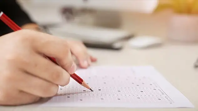 MEB bursluluk sınavı başarıyla gerçekleştirildi