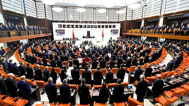 Mecliste bugün memurlara ilişkin kanun teklifinin görüşmeleri başlayacak