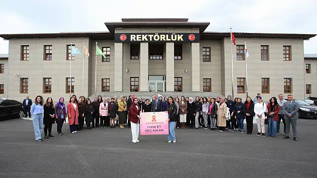 Meme kanserinde erken teşhisin önemi Ağrı'da vurgulandı