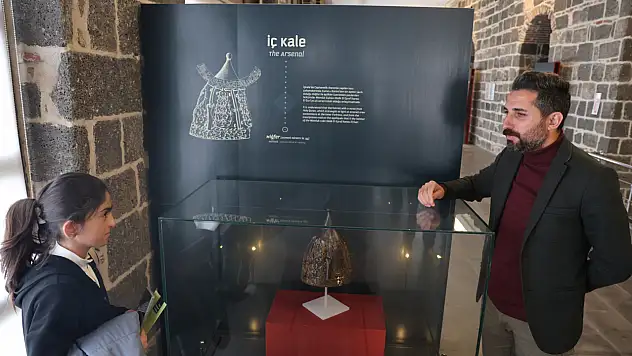 Memlüklerin son sultanına ait miğfer Diyarbakır'da sergileniyor
