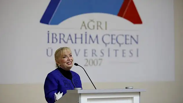 Meral Dinçer, IC İbrahim Çeçen Vakfı'ndaki görevinden ayrıldı