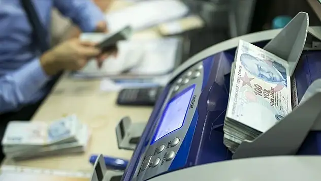 Mevduat rekor kırdı, KKM erimeye devam etti