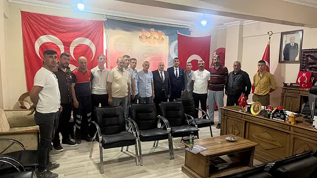 MHP Hamur İlçe Kongresi'nde Yusuf Tokeroğlu yeniden başkan seçildi