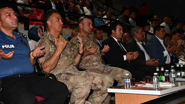 'Milletin iradesi asla yenilmez' mesajı Patnos'tan verildi