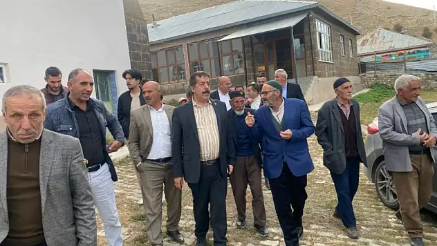 Milletvekili Fırat ve İlçe Yönetimi, Karayazı Mahallelerini Sahada Dinledi