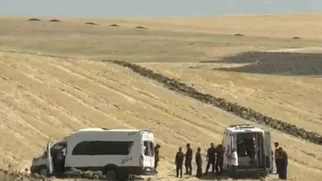 Minibüs kaza yaptı: Malazgirt Zaferi kutlamasına giden 10 kişi yaralandı!