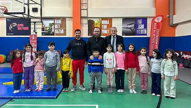 Minik Jimnastikçilerle Büyük Gülümsemeler