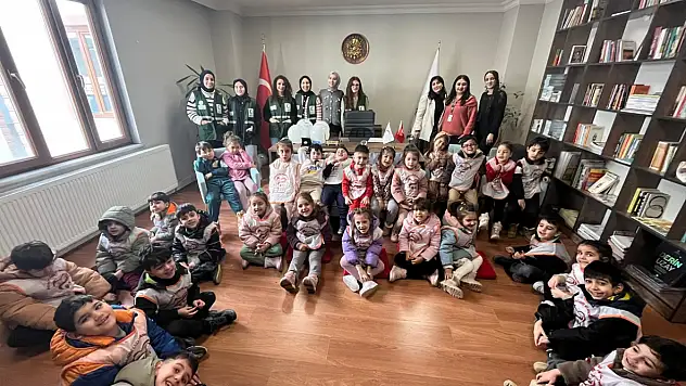 Minik öğrencilerden Yeşilay Van Şubesine ziyaret