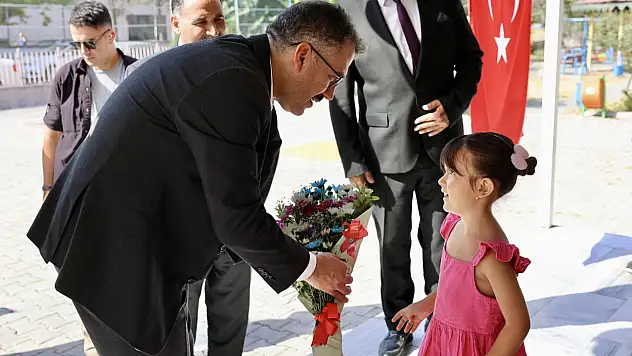 Minik Öğrencilerin Okul Yolculuğu Uyum Haftası ile Başladı