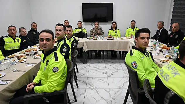 Müdür Önder trafik polislerinin misafiri oldu