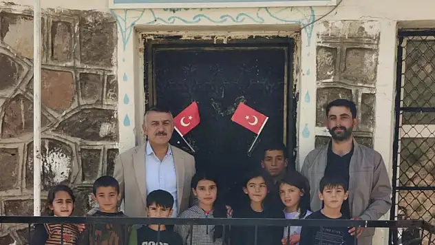 Müdür Zorlu köy okulunda öğretmen ve öğrencilerle bir araya geldi