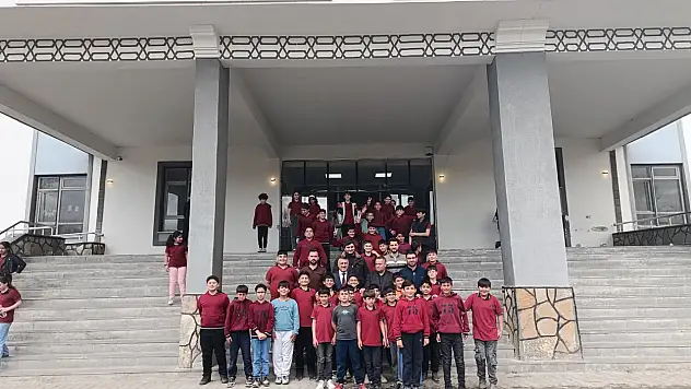 Müdür Zorlu okul okul gezip eğitimin nabzını tutuyor