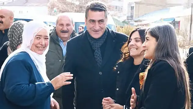 Muradiye'de Esnaf Ziyareti: Ekmek ve Barış İçin Çağrısı