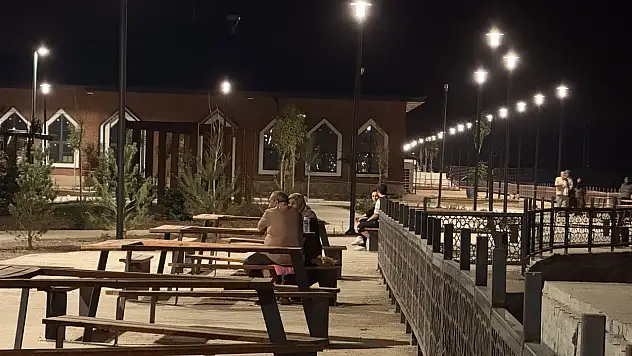 Murat Nehri projesi Ağrı'da yaz akşamlarına canlılık getirdi