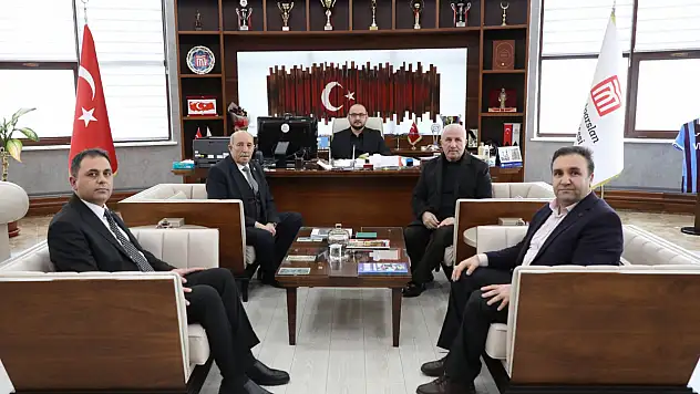 Muş Alparslan Üniversitesi Rektörü, Pancar Ekicileri Kooperatifi Heyetini Ağırladı