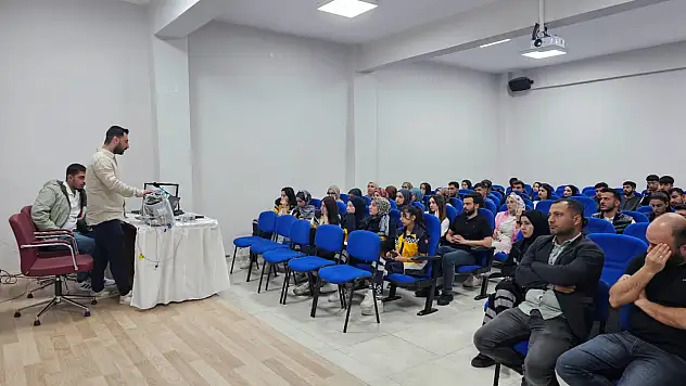 Muş Alparslan Üniversitesi, Varto Gıyasettin Bingöl Meslek Yüksekokulu'nda Seminer  Düzenlendi