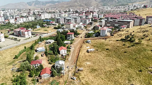 Muş Belediyesi'nden Karşıyaka Mahallesi'ne Yeni İmar Yolu