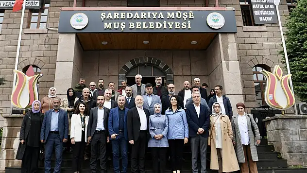 Muş Belediyesi'ne DEM Parti Milletvekillerinden Ziyaret