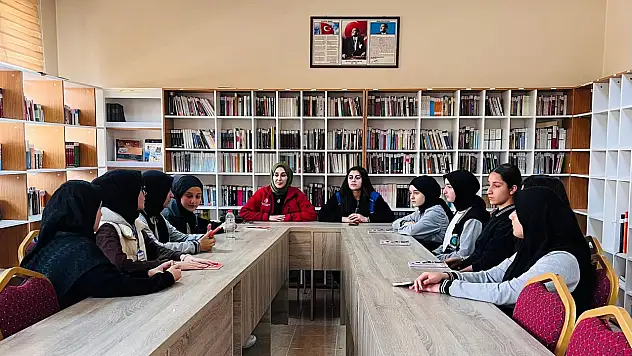 Muş Gençlik Merkezi'nden Kitap Okuma Halkası Etkinliği